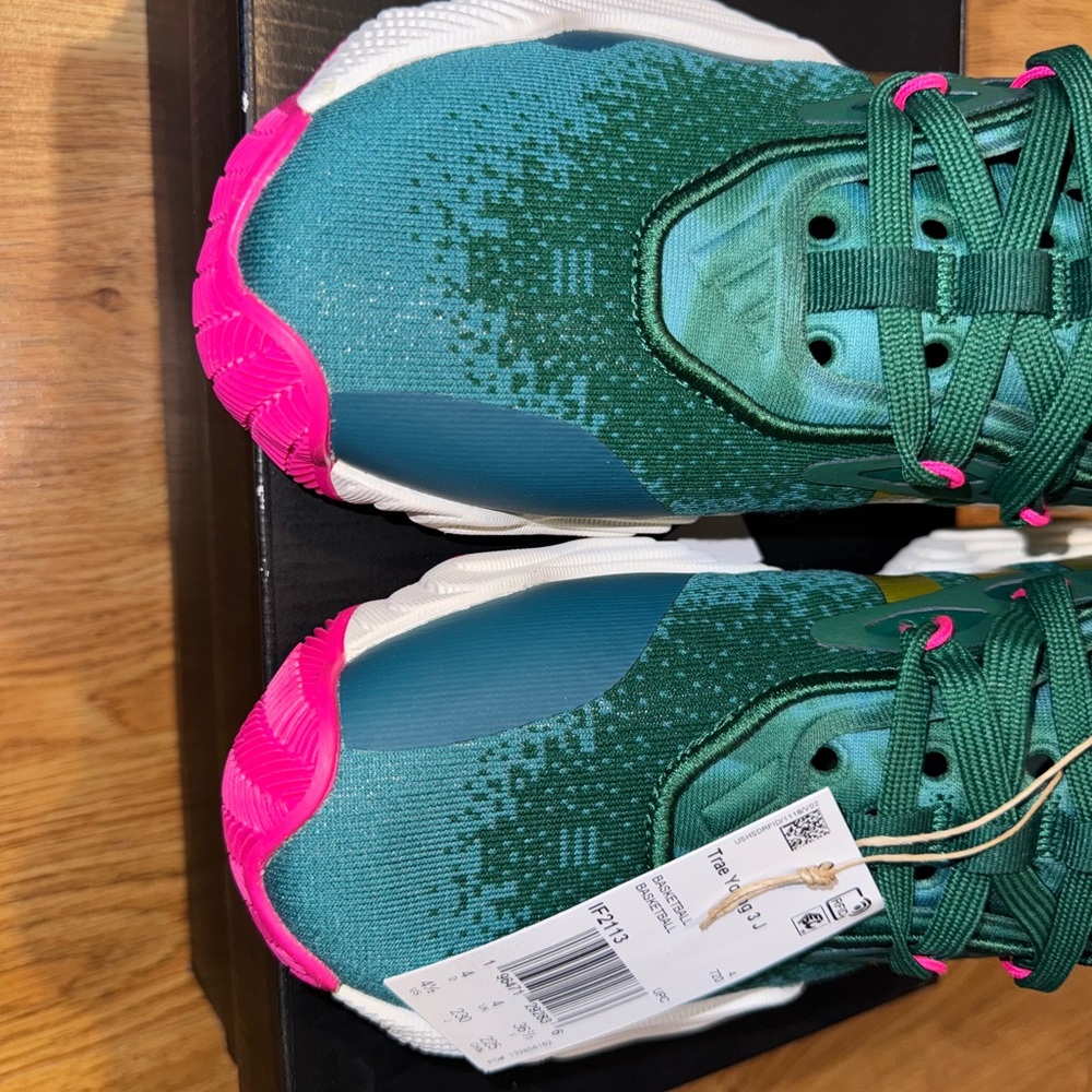 NEW Adidas Trey Young 3 Dark green/Gold/Metallic - Picture 2 of 9
